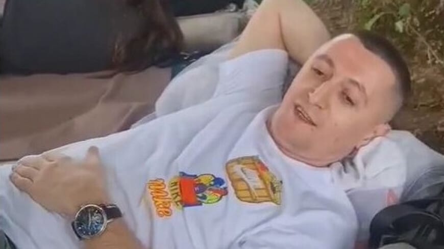 Мужчина выиграл чемпионат проведя 60 часов в горизонтальном положении 