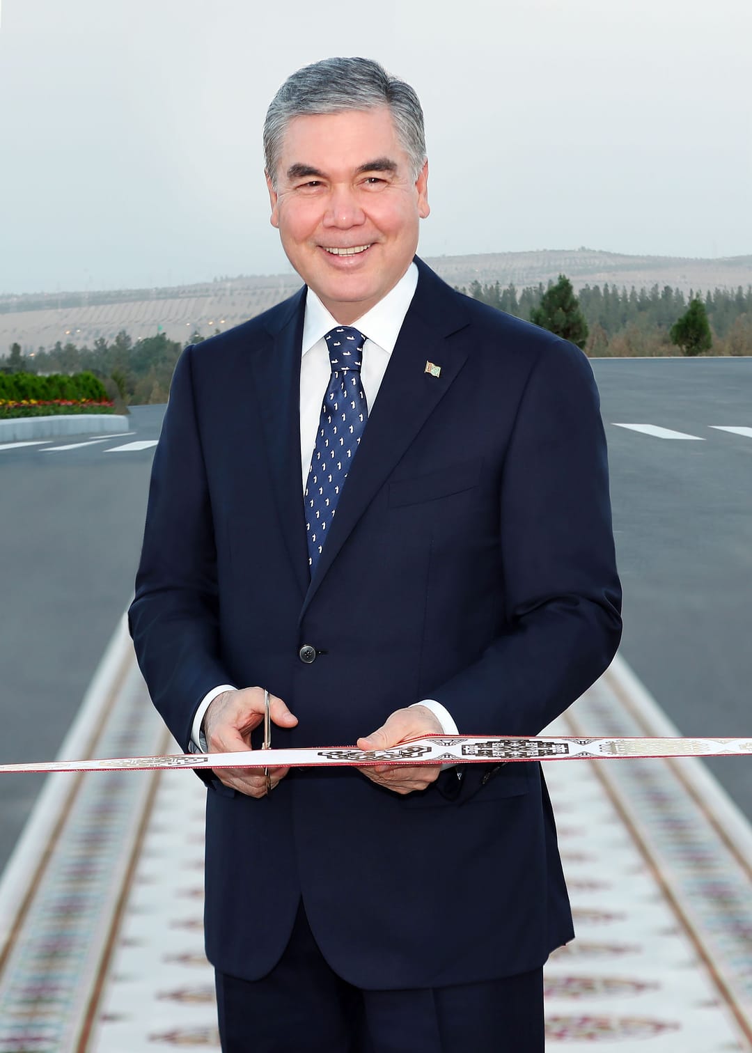 Президент Туркменистана открыл новый комплекс Государственной трибуны