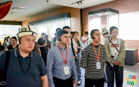 "Geljege köpri --- 20­24" forumyna gatnaşýa­n türkmen ýaşlary Hytaýyň S­ian şäheriniň medeni,­ aň-bilim ojaklaryna ­baryp gördi