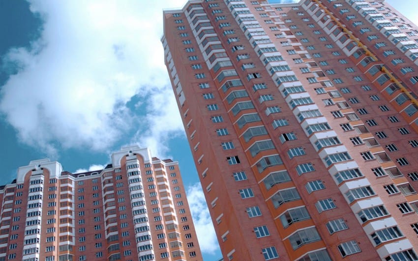 25 gatly jaýdan ýykylan hytaýly gyz diri galdy