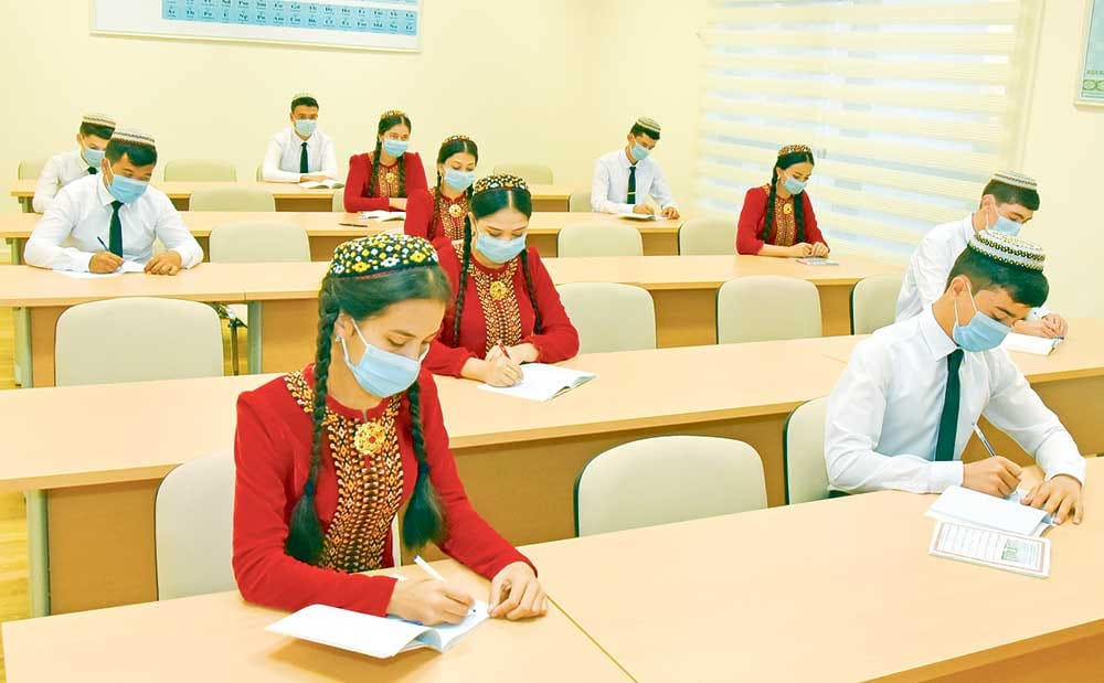 Перевестись с коммерческой формы обучения на бюджетную стало возможным для студентов профтехучилищ Туркменистана