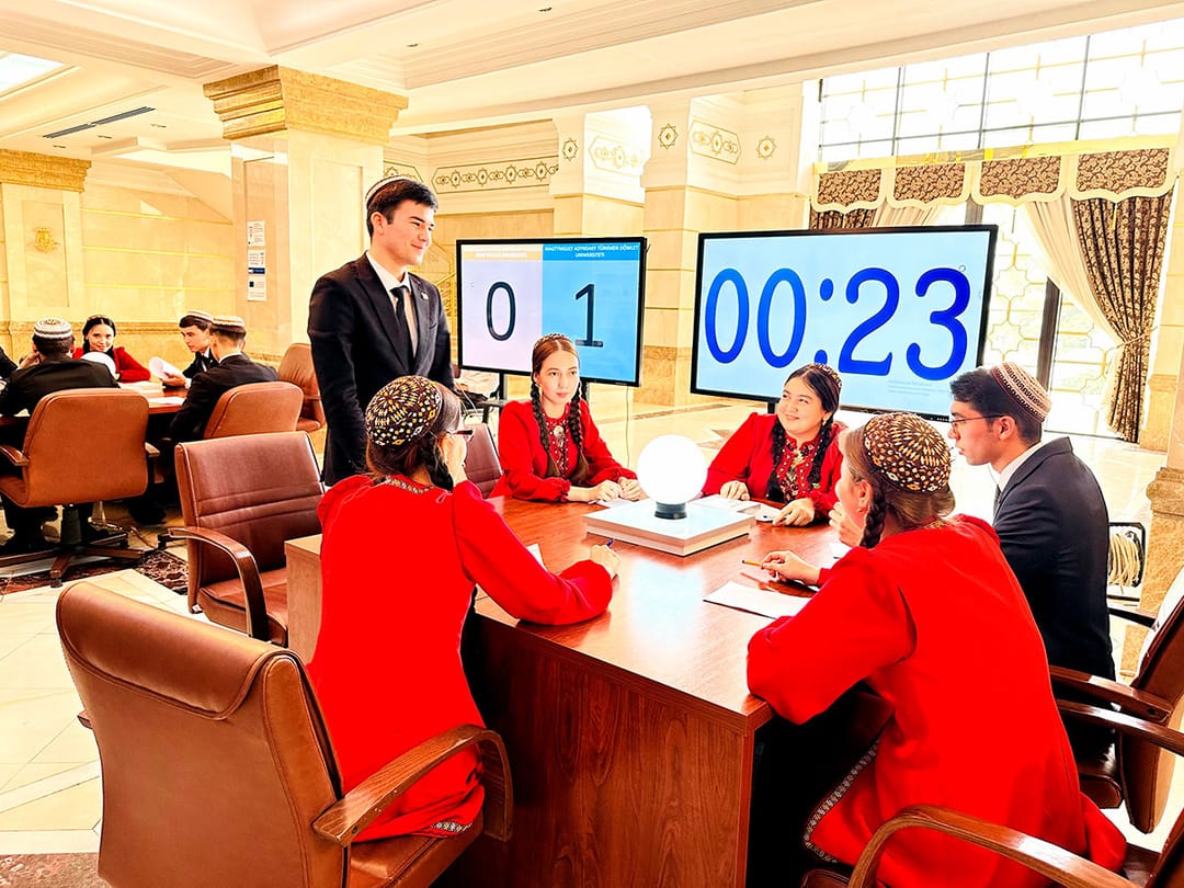 В честь 300-летия Махтумкули для студентов Туркменистана организован брейн-ринг