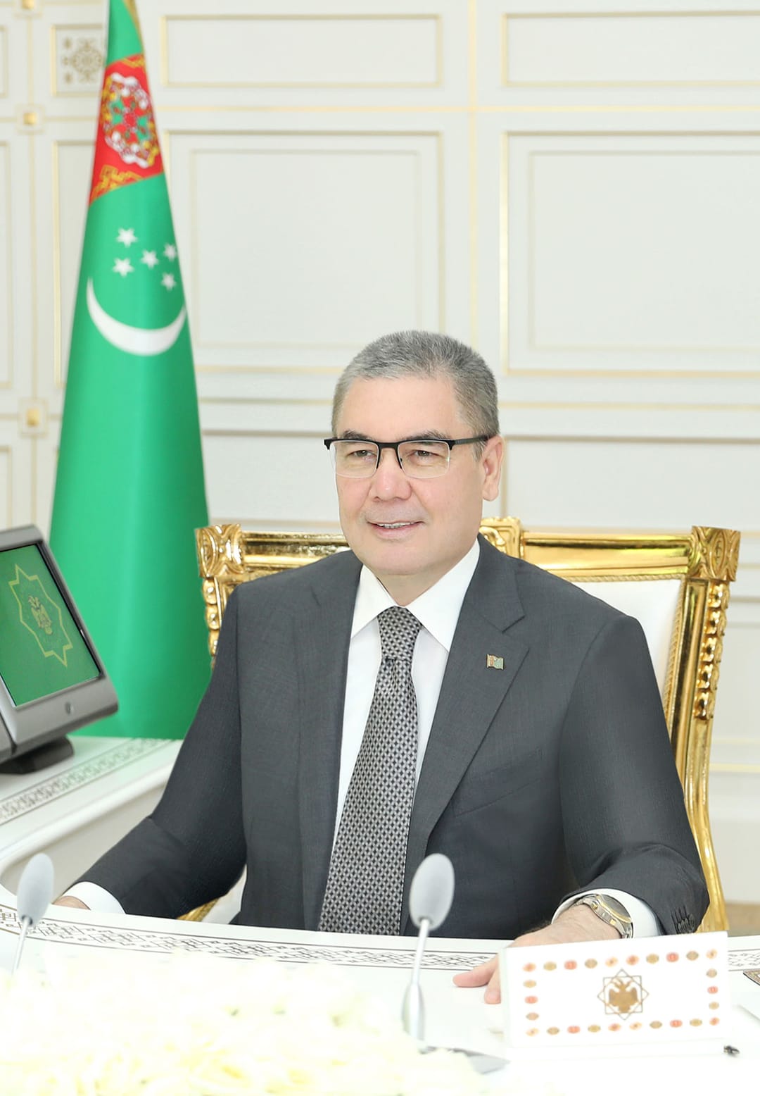 Президент Туркменистана провел заседание Кабинета Министров по итогам семи месяцев работы