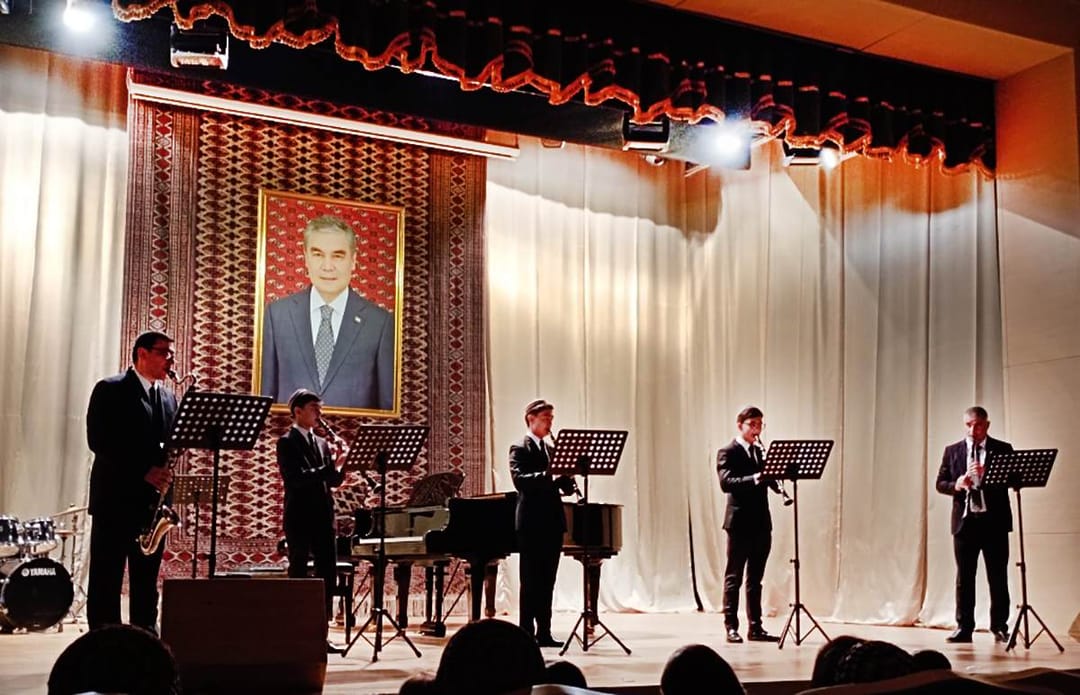 Teachers and students of a special music school gave a concert