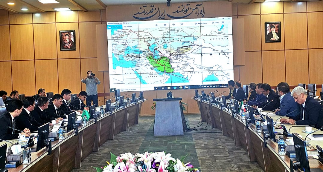 Туркменистан и Иран обсудили расширение железнодорожного сотрудничества