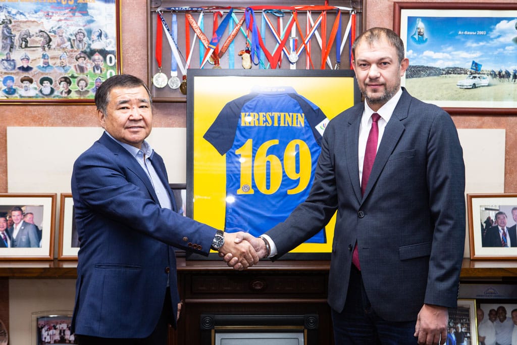 Александр Крестинин покинул пост главного тренера ФК «Дордой»