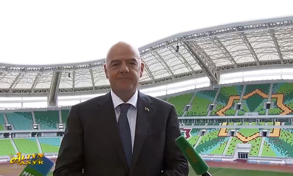 Президента ФИФА впечатлил Олимпийский стадион в Ашхабаде