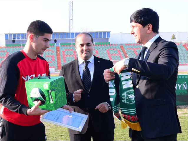 Бегенч Акмамедов признан лучшим игроком чемпионата Туркменистана сезона-2022