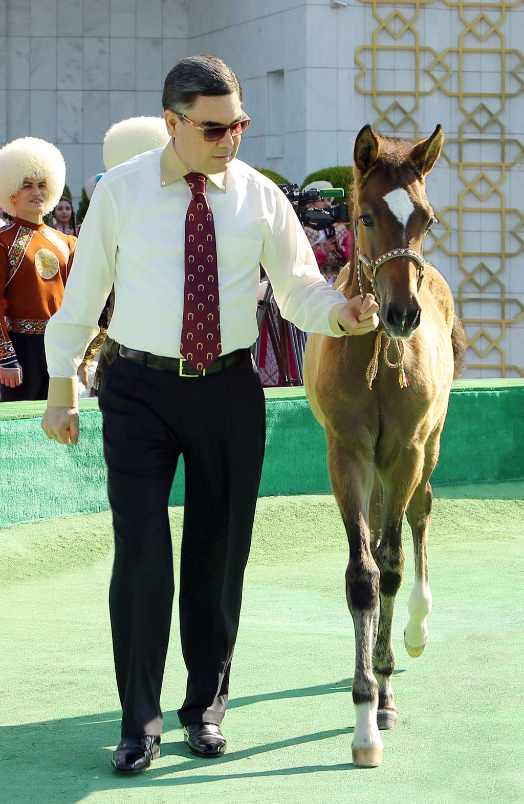 Президент Туркменистана принял участие в торжествах в честь  праздника ахалтекинского скакуна