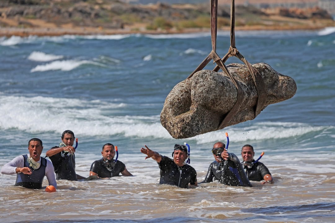 Müsürde Ortaýer deňziniň düýbünden gadymy şäheriň heýkelleri çykaryldy