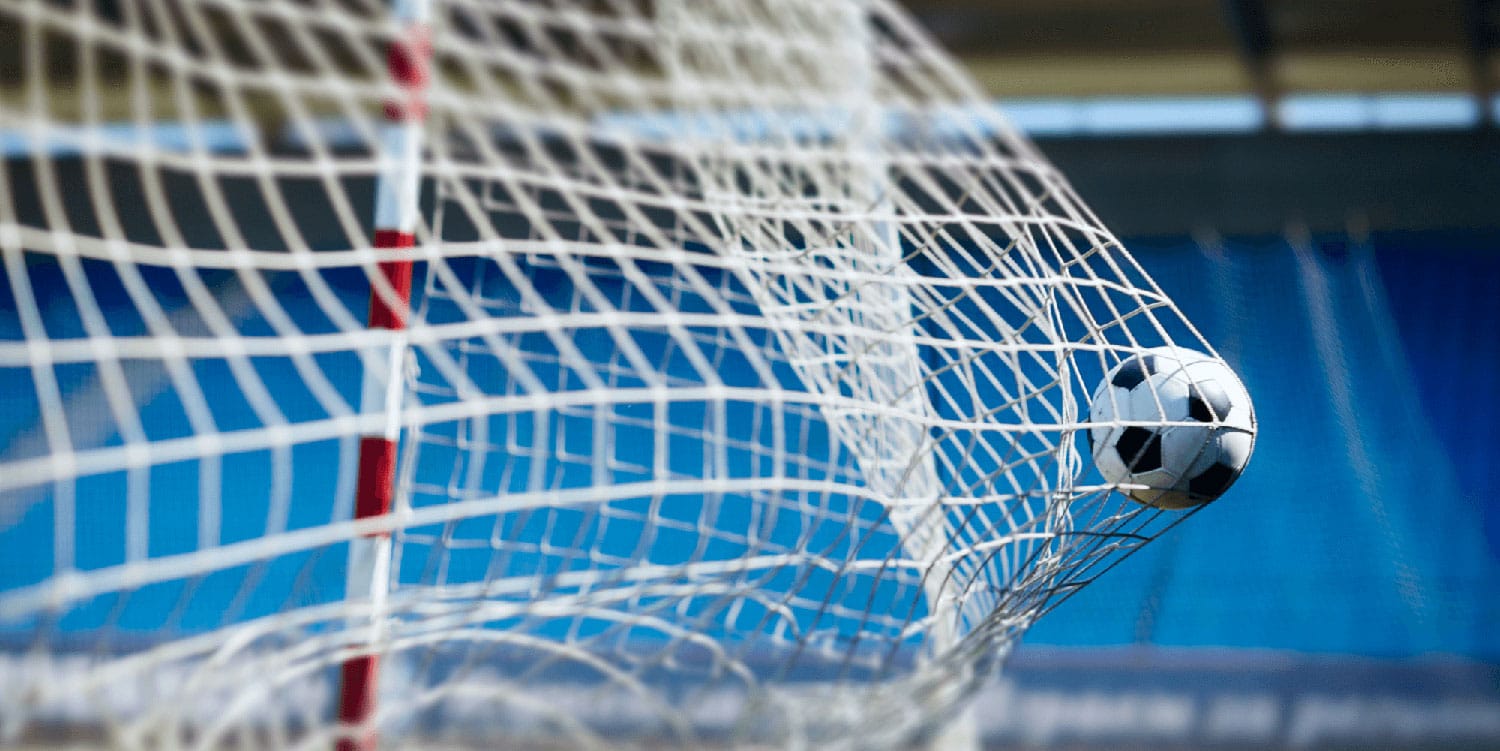 Türkmen talyplary Kazanda kiçi futbol boýunça geçirilen ýaryşyň ýeňijisi boldular