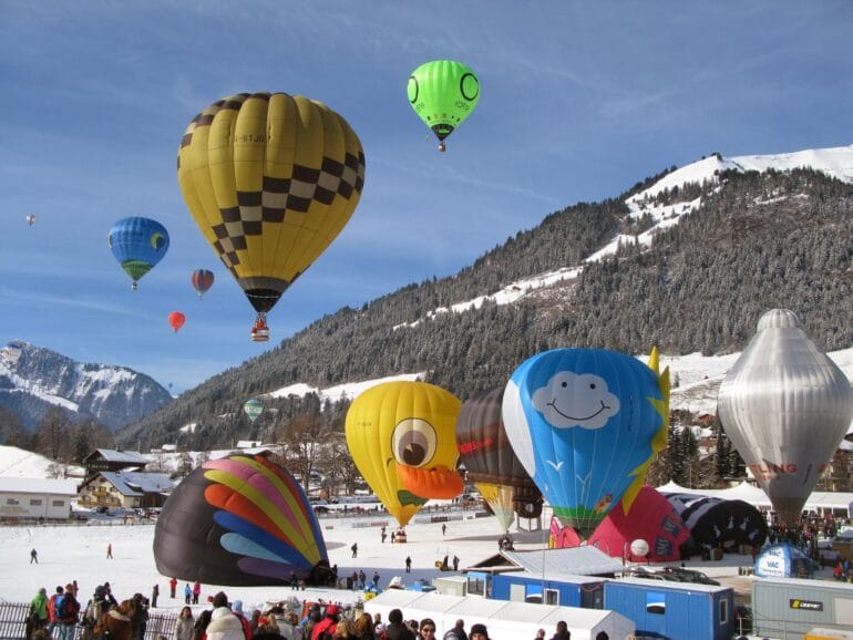 В Швейцарии проходит фестиваль воздушных шаров