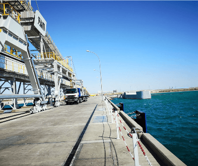 Глава Туркменистана дал старт  новому заводу «Гарабогазкарбамид» и посетил морской причал 