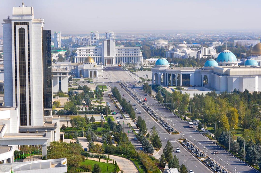 Бердымухамедову представили проект реконструкции Гострибуны Туркменистана в центр деловых встреч