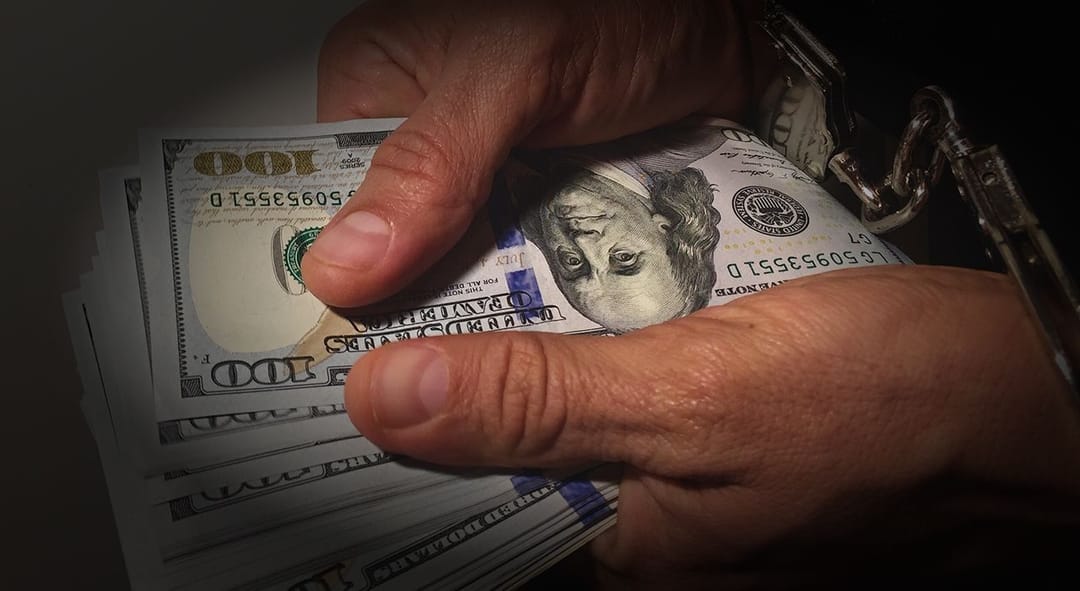 В Туркменистане осудили две группы коррупционеров