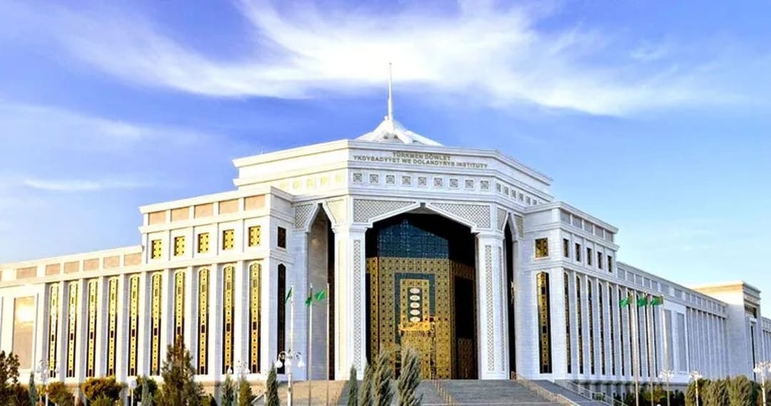 Türkmen döwlet ykdysadyýet we dolandyryş institutynda “Startup, täjirçilik pikiri we taslamasy” atly bäsleşigiň jemleýji tapgyry geçirildi