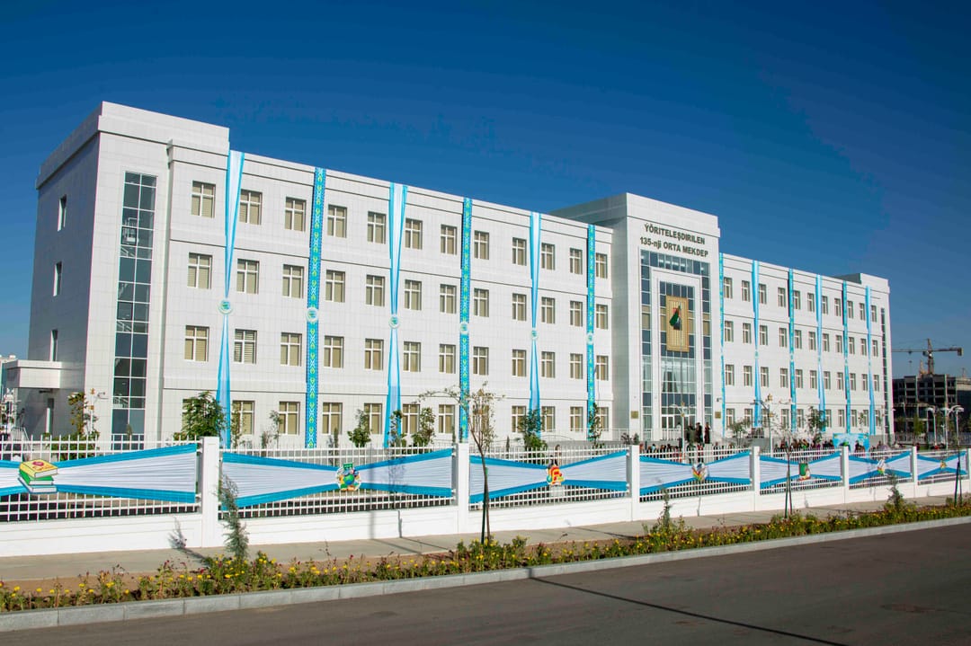 В столице Туркменистана сдали в эксплуатацию две новые школы