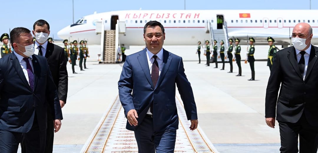 The President of Kyrgyzstan has arrived on an official visit to Turkmenistan