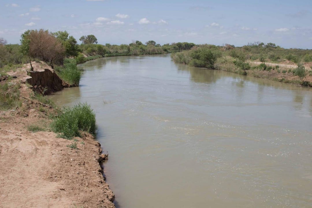 Президент Туркменистана поручил найти подрядчика для реконструкции Каракум-реки