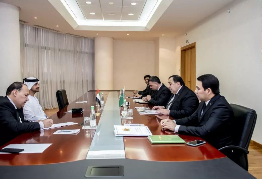 Президент Туркменистана посетит в ноябре ОАЭ