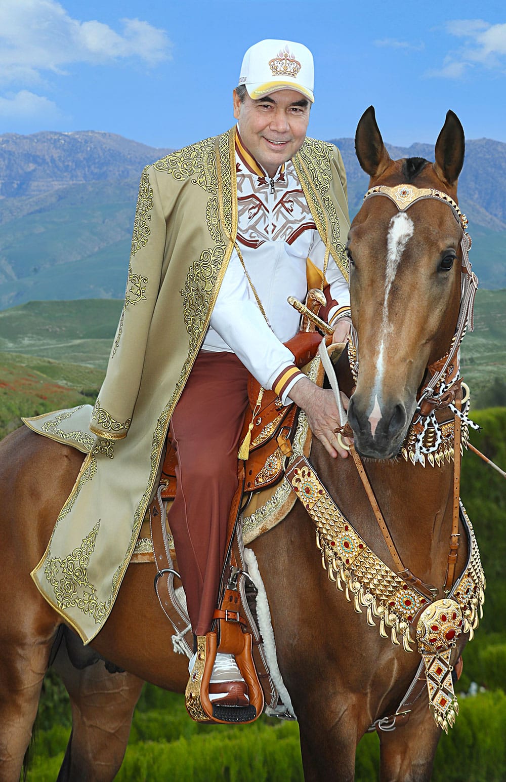 Президент  Туркменистана поздравил соотечественников с Национальным праздником ахалтекинского скакуна 