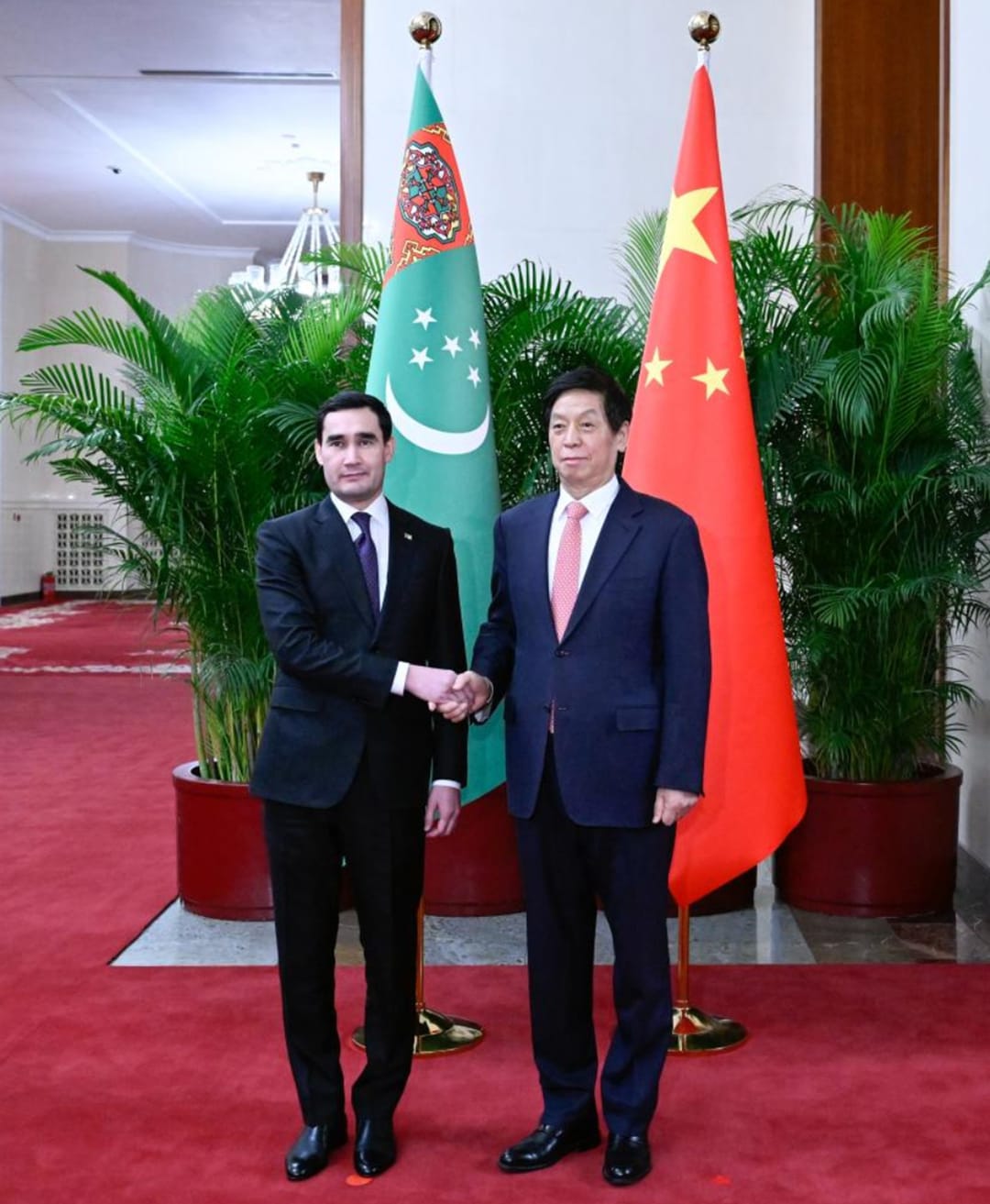 Serdar Berdimuhamedow Ählihytaý ýygnagynyň hemişelik komitetiniň Başlygy bilen duşuşdy