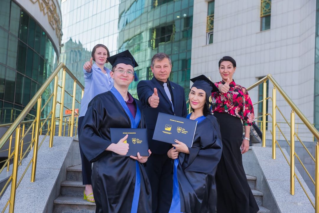 City Business School объявляет о новогоднем розыгрыше призов