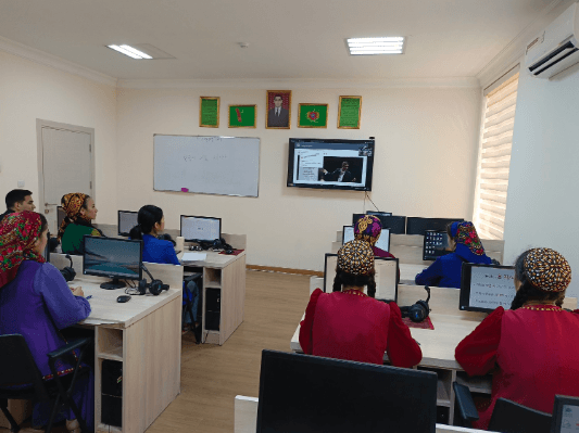 Для педагогов корейского языка Туркменистана прошли курсы повышения квалификации