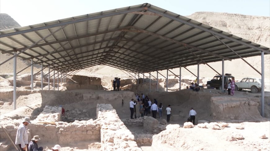 В Таджикистане готовятся отметить 2500 лет памятнику Тахти Сангин