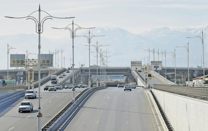 В Ашхабаде будут реконструированы мосты и дороги