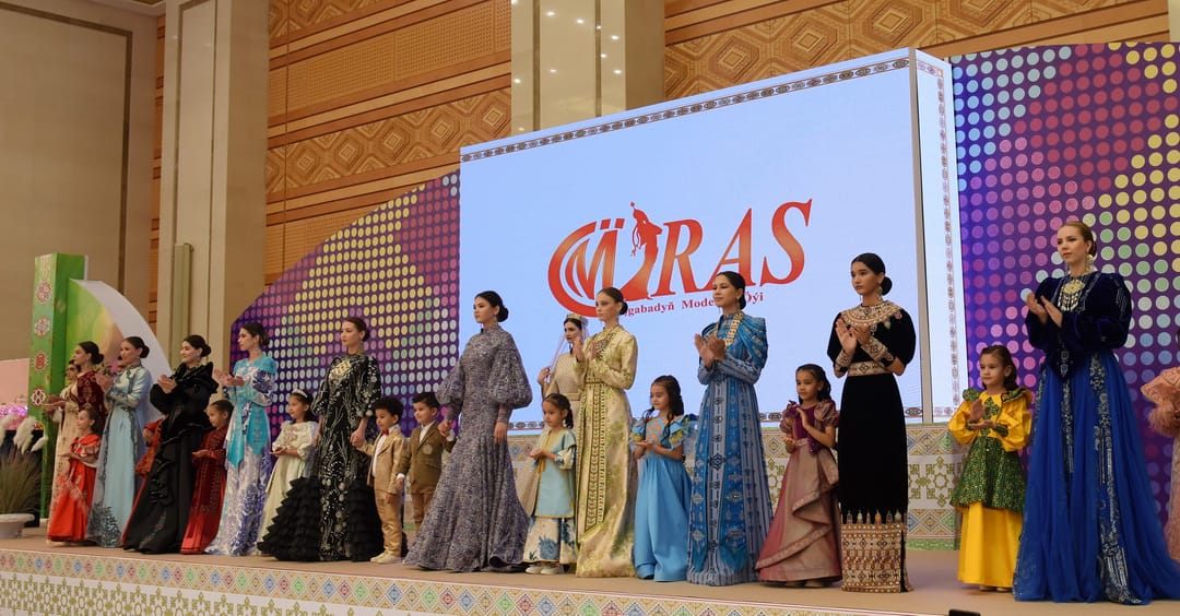 Turkmen designers presented new collections at the exhibition of the country's economic achievements