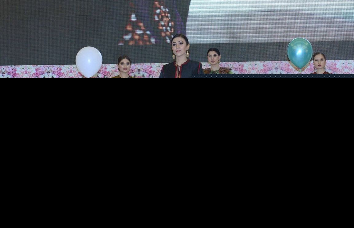 В Ашхабаде прошел модный показ одежды от «Nur ýüpek»