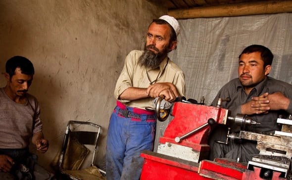 Öňki sowet esgeri kyrk ýyldan soňra Owganystandan watanyna dolandy