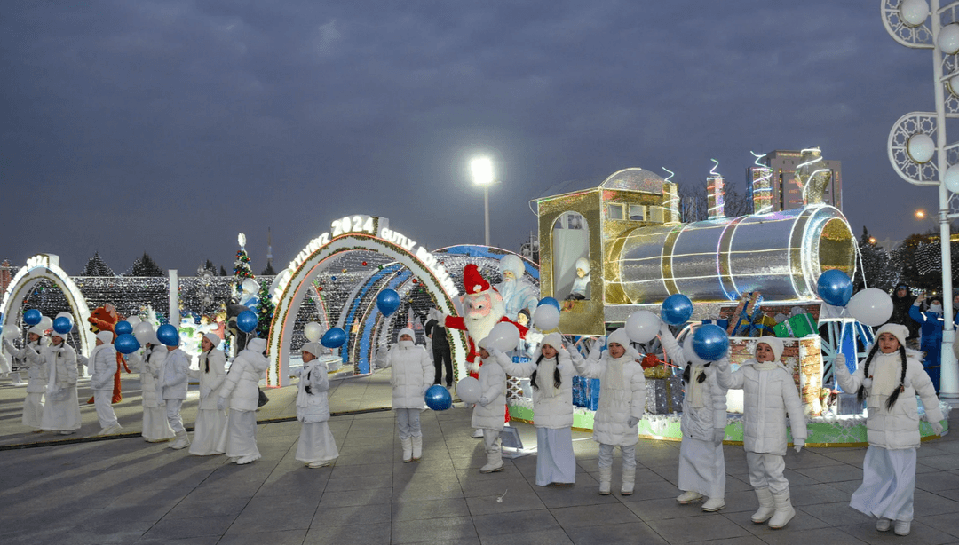 В дни школьных каникул в Туркменистане будут организованы новогодние празднования