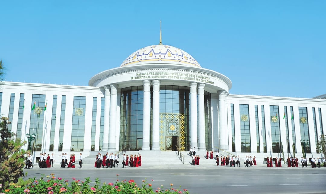 Halkara ynsanperwer ylymlary we ösüş uniwersitetinde şu ýyl 48 sany magistrant uçurym bolar