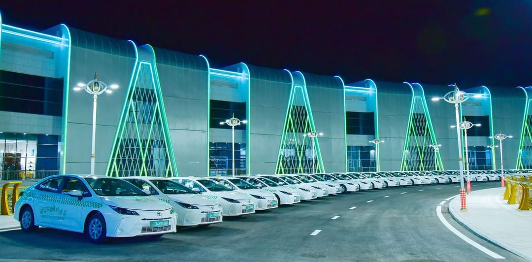 Жители Ашхабада и гости столицы в праздники могут воспользоваться коротким номером 0555 для вызова такси