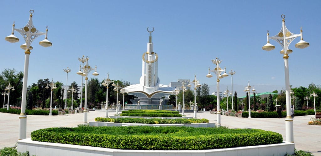 Президент Туркменистана назначил руководителей этрапов в Ашхабаде