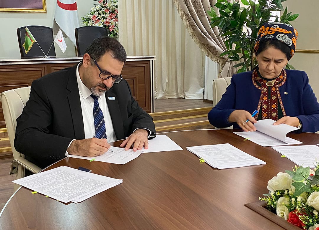 Türkmenistanyň Gyzyl Ýarym aý Milli jemgyýeti ÝUNISEF bilen özara düşünişmek hakynda Ähtnama gol çekişdi