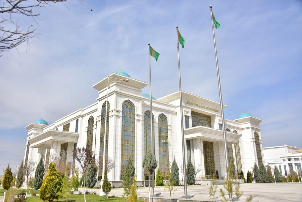 Лебапская велаятская библиотека отмечает столетний юбилей