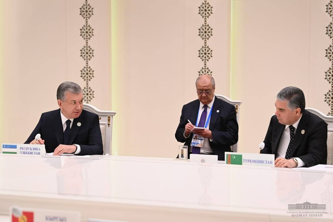 Мирзиёев пригласил Бердымухаммедова с официальным визитом в Узбекистан