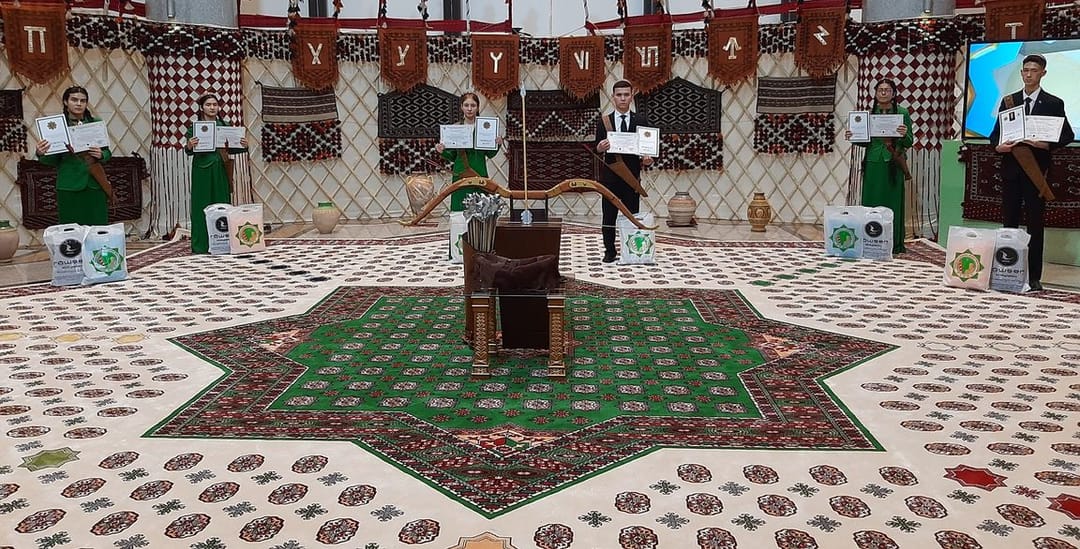 «Parahatçylygyň ýaş çaparlary» akyl-paýhas bäsleşiginiň nobatdaky tapgyry geçirildi