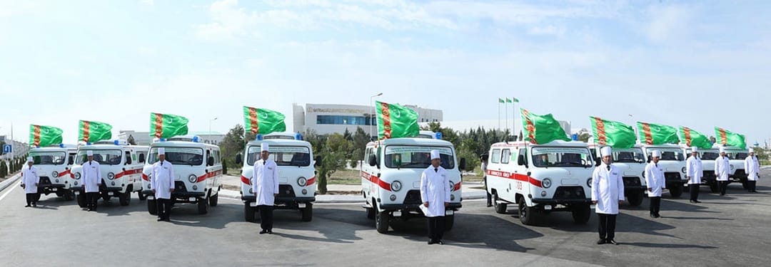 Больницы западного региона Туркменистана получили 10 новых машин скорой помощи от фонда Бердымухамедова