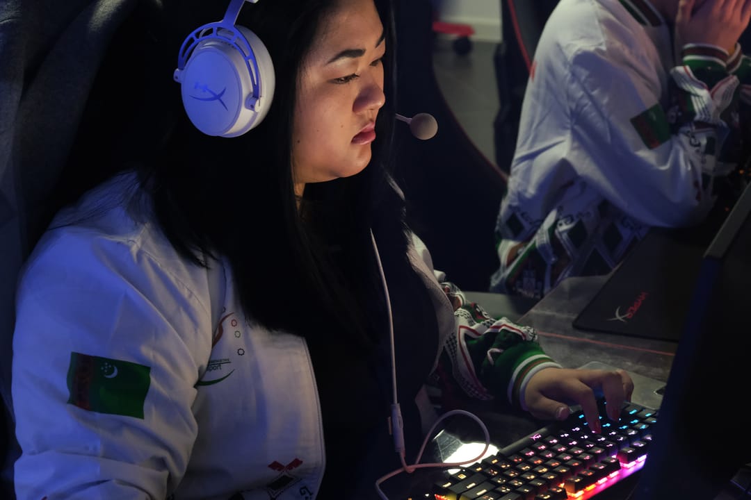 Turkmen cybersports women defeated rivals from Iran in a friendly Counter Strike tournament
