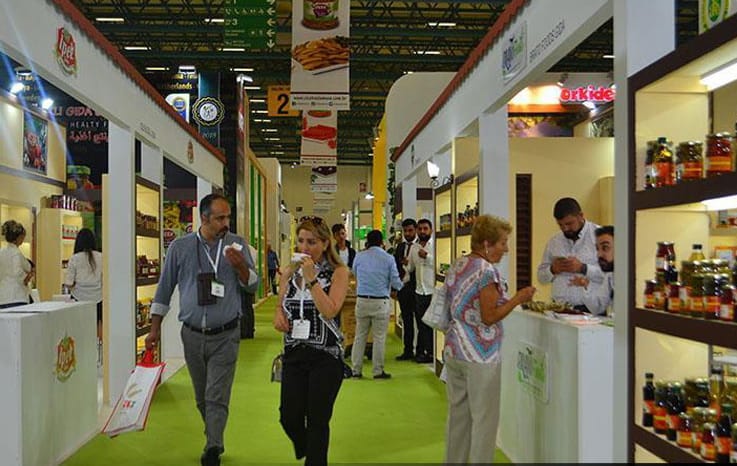Туркменский квас отведал на WorldFood Istanbul 2023 корреспондент турецкого телеканала