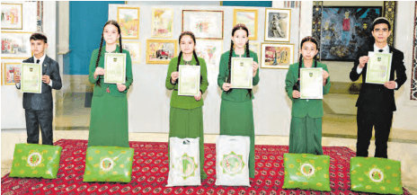 В музее изобразительных искусств Туркменистана прошел конкурс детских рисунков