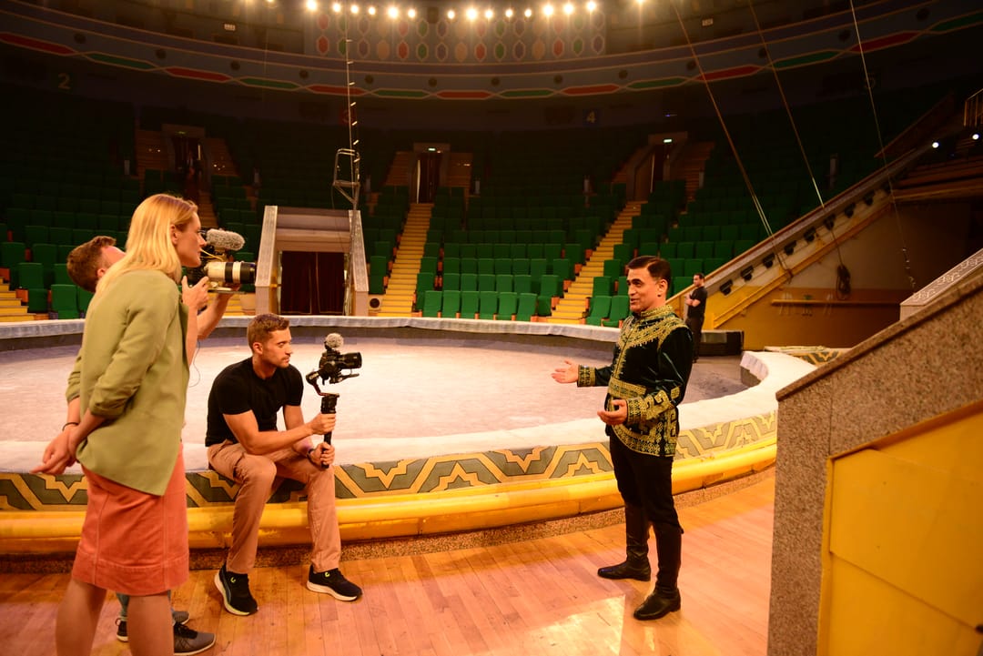 «Russia Today Documentary» teleýaýlymy Türkmenistanda dokumental film surata düşürýär