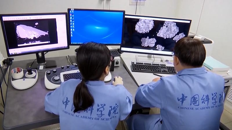 Çin, Expo 2025'te ilk kez Ay'ın karanlık tarafından alınan toprak örneklerini sergileyecek