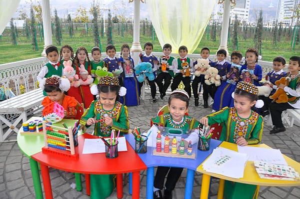 Президент Туркменистана утвердил Национальную стратегию на 2020-2025 годы по раннему развитию ребёнка