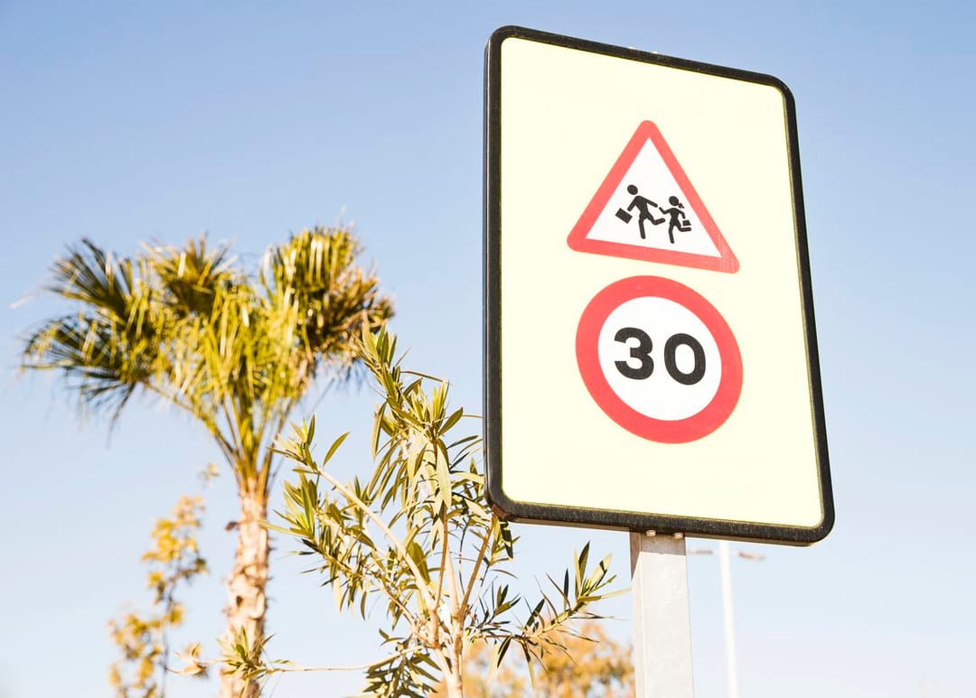 A software that permits cars to determine the meaning of road signs has been created