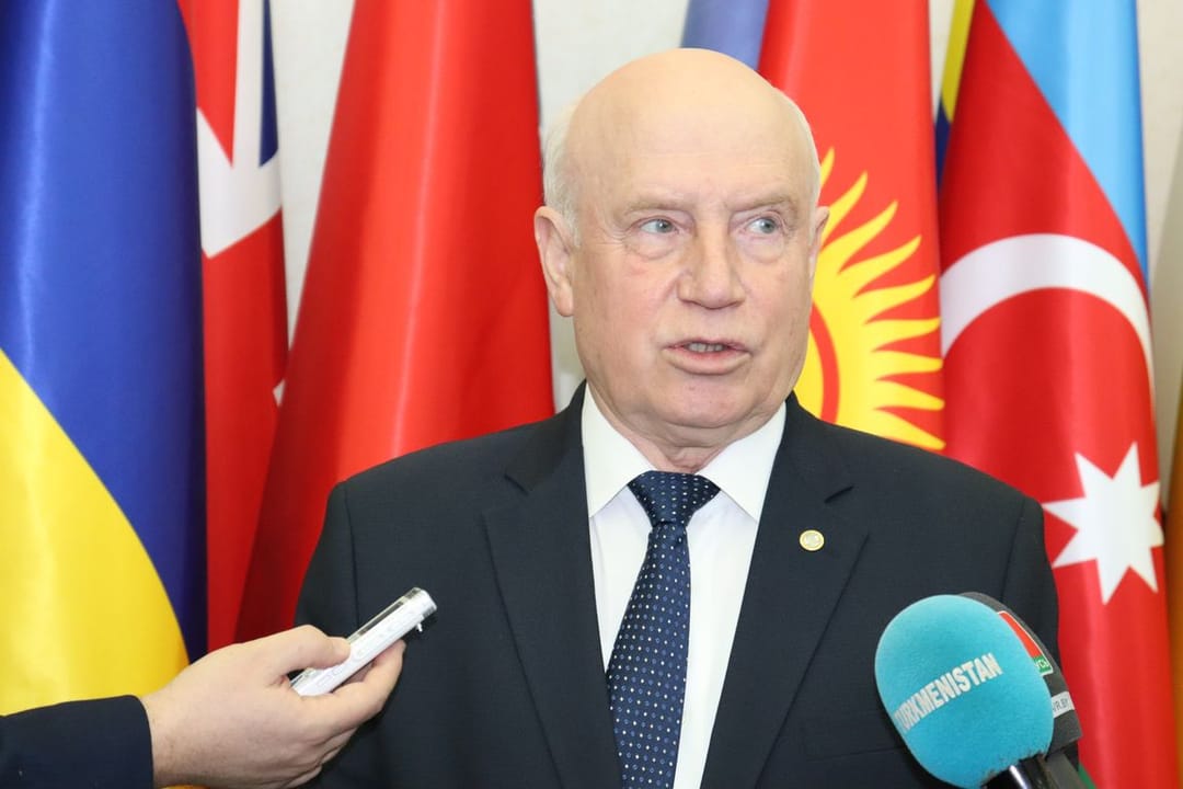 Президент Туркменистана наградил Председателя исполкома СНГ Сергея Лебедева орденом «Битараплык»